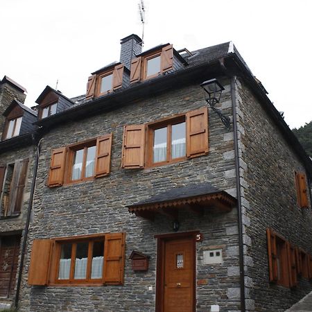 Apartamentos Valle De Aran Mont Bagian luar foto