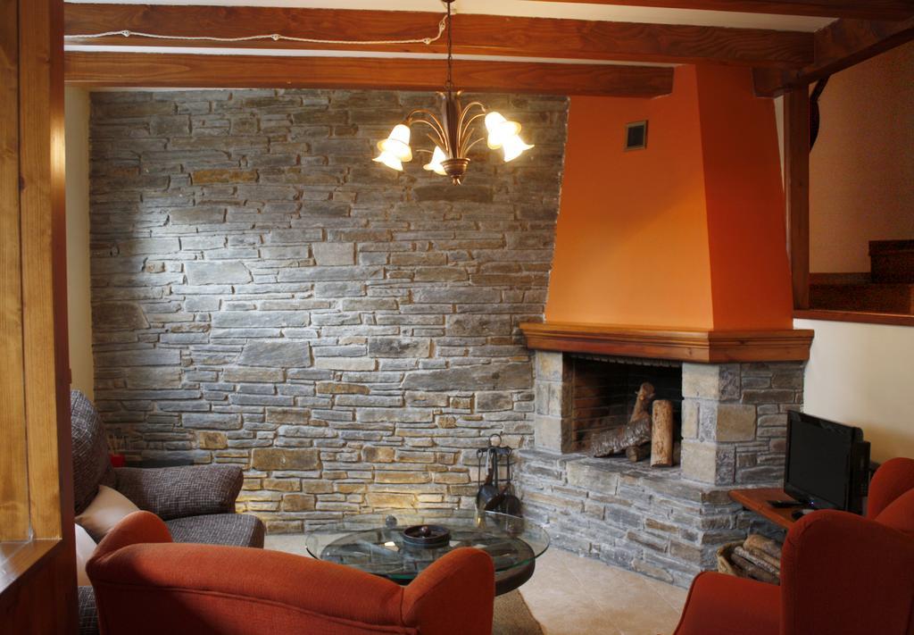 Apartamentos Valle De Aran Mont Ruang foto