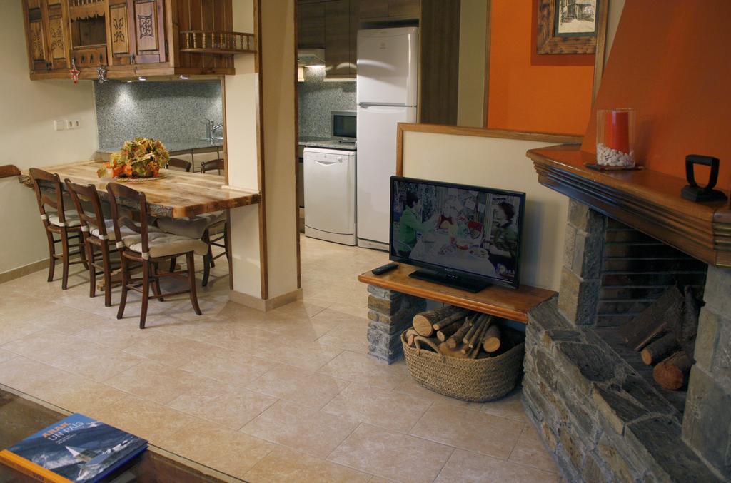 Apartamentos Valle De Aran Mont Bagian luar foto
