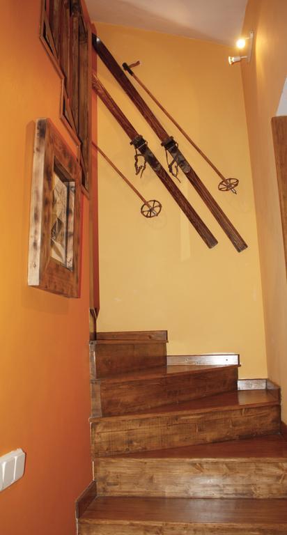 Apartamentos Valle De Aran Mont Bagian luar foto