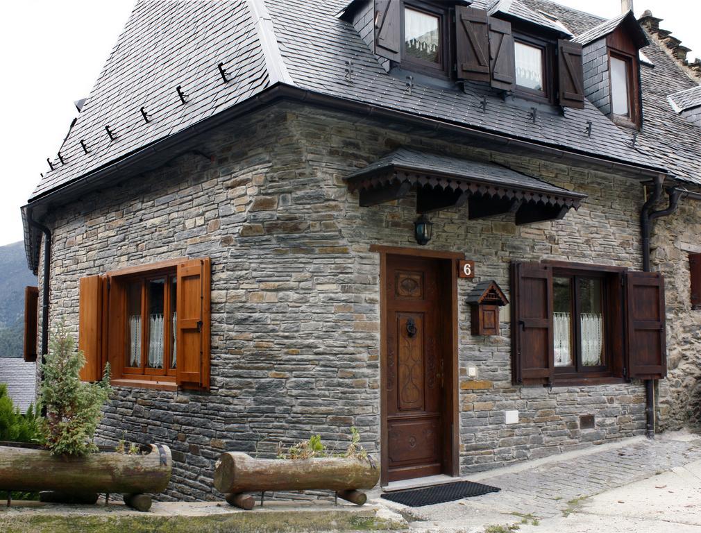 Apartamentos Valle De Aran Mont Bagian luar foto