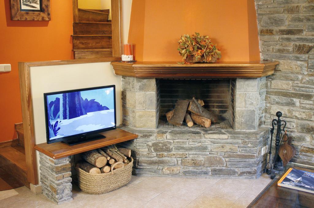 Apartamentos Valle De Aran Mont Bagian luar foto